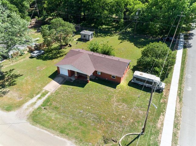 104 NE 7th Street, Perkins, OK 74059