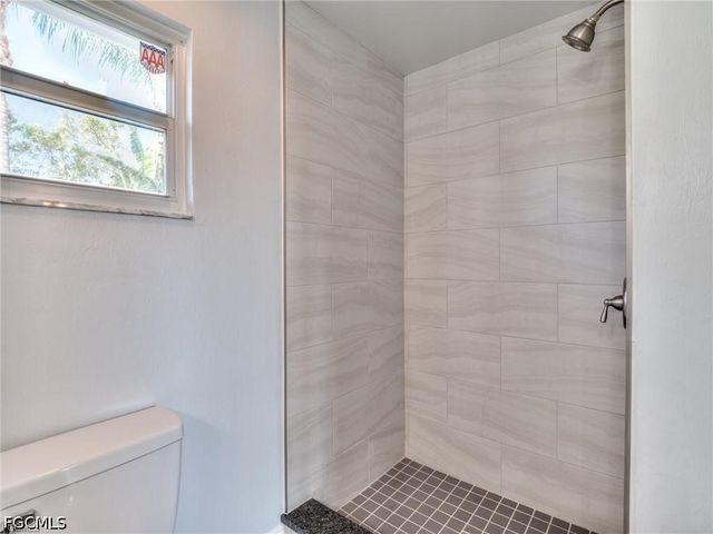 16 Estate DR, North Fort Myers, FL 33917