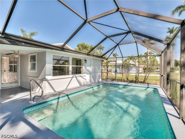 16 Estate DR, North Fort Myers, FL 33917