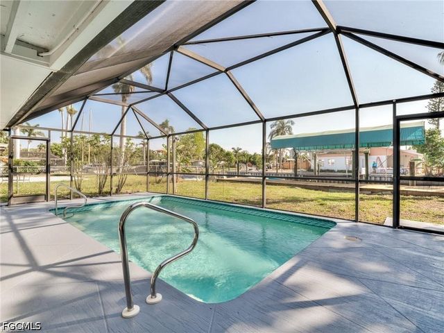 16 Estate DR, North Fort Myers, FL 33917