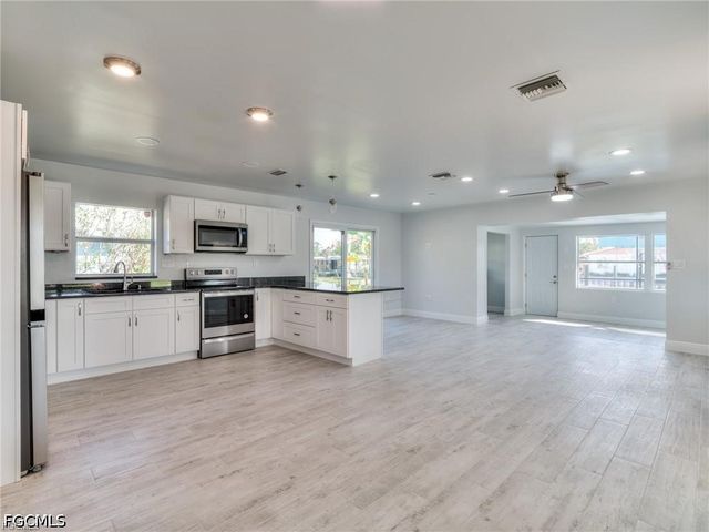 16 Estate DR, North Fort Myers, FL 33917