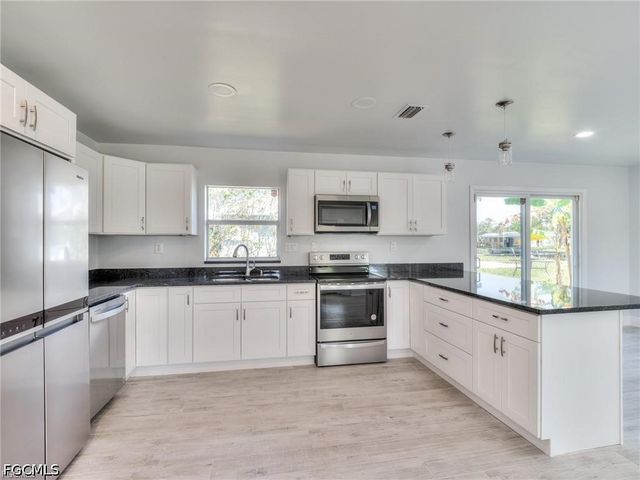 16 Estate DR, North Fort Myers, FL 33917