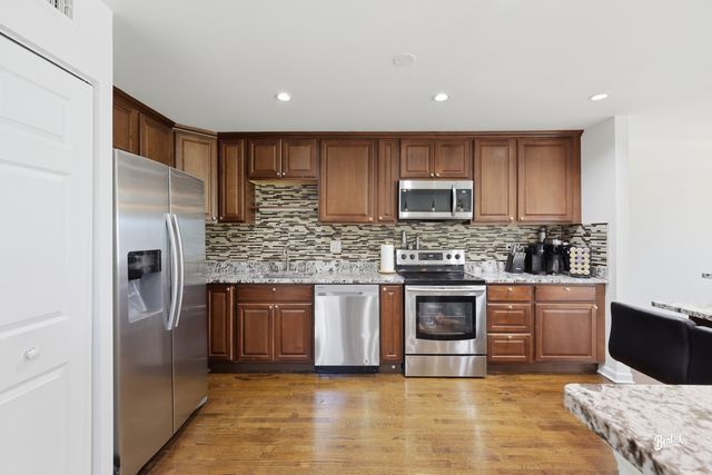 686 MALLARD Lane, Deerfield, IL 60015
