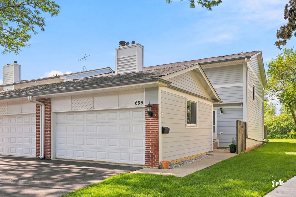 686 MALLARD Lane, Deerfield, IL 60015