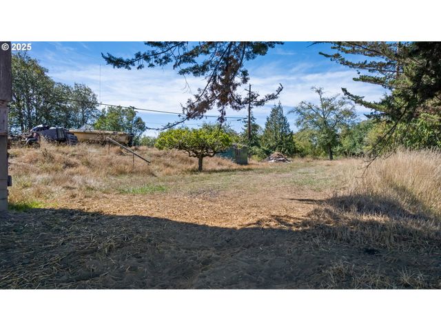 56941 FISHTRAP Rd, Coquille, OR 97423
