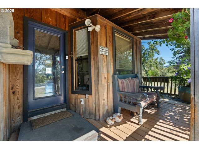 56941 FISHTRAP Rd, Coquille, OR 97423