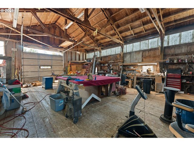 56941 FISHTRAP Rd, Coquille, OR 97423