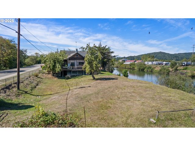 56941 FISHTRAP Rd, Coquille, OR 97423