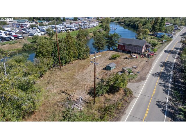 56941 FISHTRAP Rd, Coquille, OR 97423