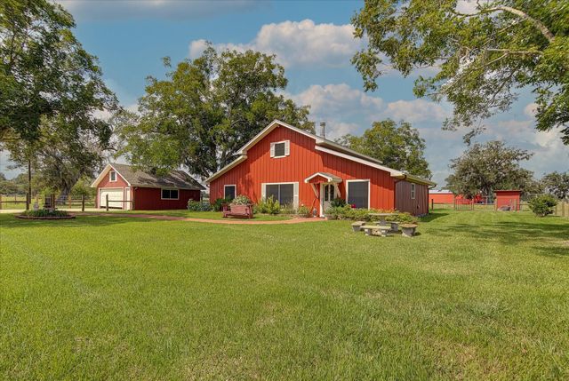 8960 County Road 505, Brazoria, TX 77422