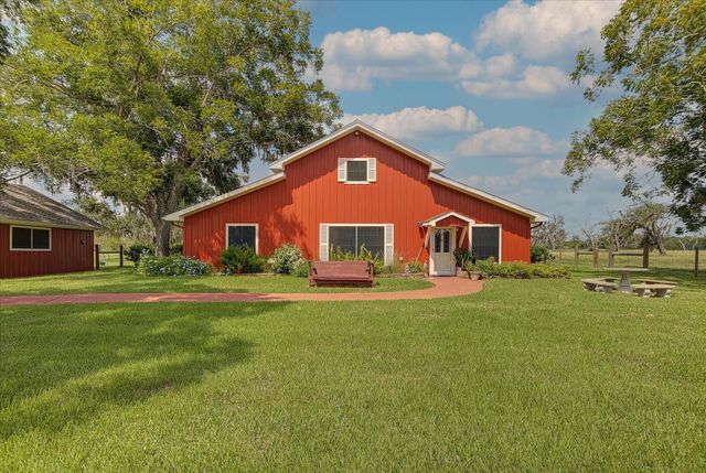 8960 County Road 505, Brazoria, TX 77422