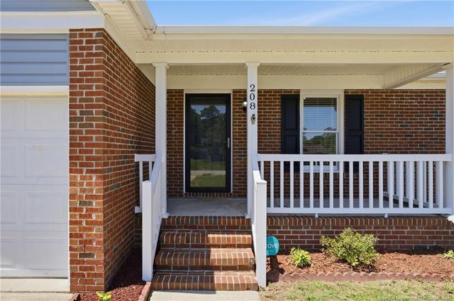 208 LakeTree Boulevard, Spring Lake, NC 28390