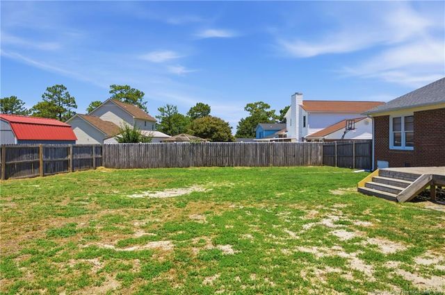 208 LakeTree Boulevard, Spring Lake, NC 28390