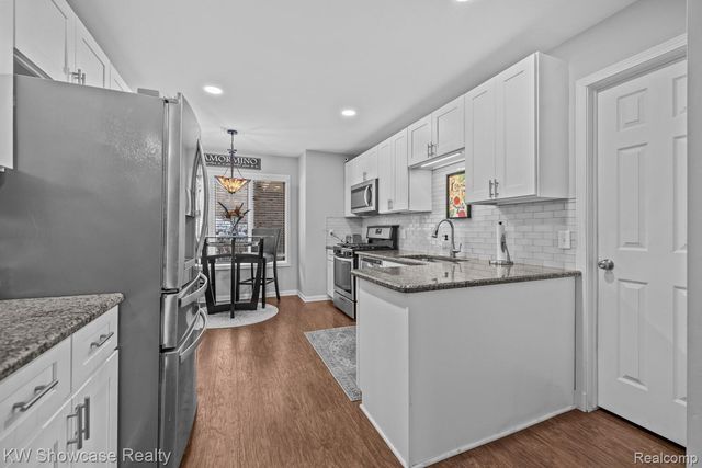 4687 Fairway Court, Waterford Charter Township, MI 48328