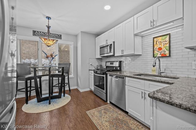 4687 Fairway Court, Waterford Charter Township, MI 48328