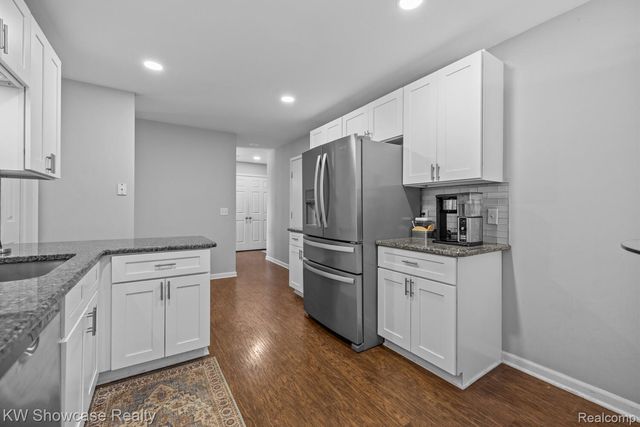 4687 Fairway Court, Waterford Charter Township, MI 48328