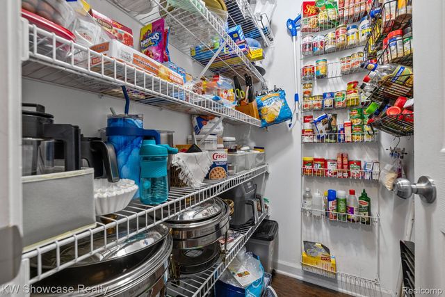 4687 Fairway Court, Waterford Charter Township, MI 48328