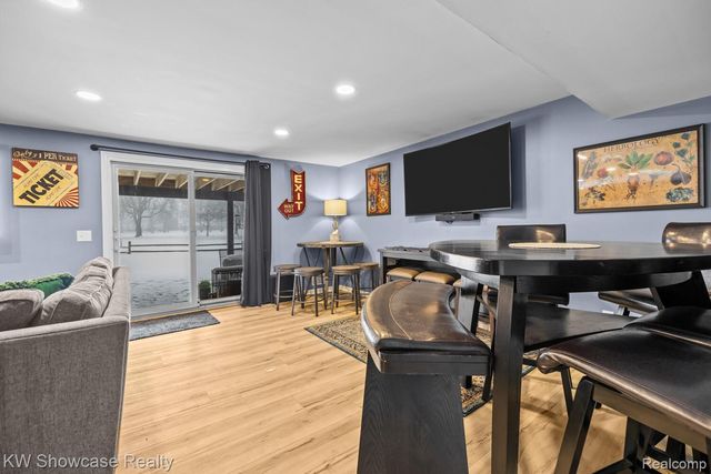 4687 Fairway Court, Waterford Charter Township, MI 48328