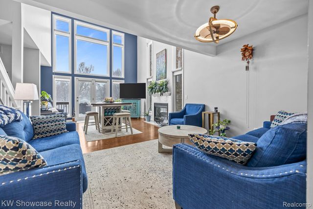 4687 Fairway Court, Waterford Charter Township, MI 48328