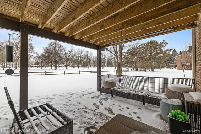 4687 Fairway Court, Waterford Charter Township, MI 48328