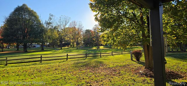 4687 Fairway Court, Waterford Charter Township, MI 48328