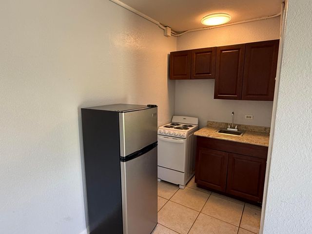 3300 Broadway Avenue 6, West Palm Beach, FL 33407