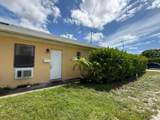 3300 Broadway Avenue 6, West Palm Beach, FL 33407