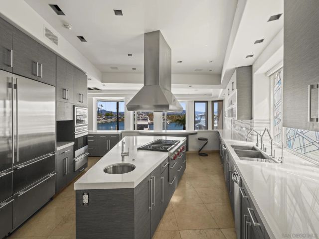 3 Green Turtle Rd, Coronado, CA 92118