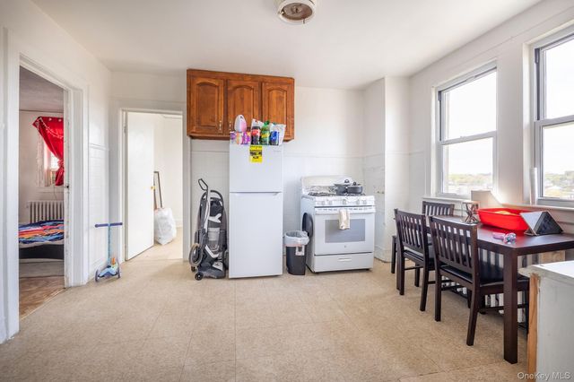 30-32 Martin Place, Port Chester, NY 10573
