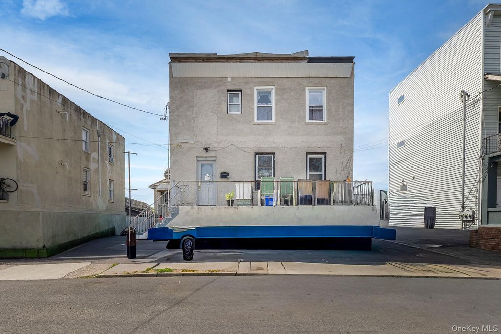 30-32 Martin Place, Port Chester, NY 10573