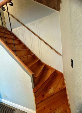 504 W Ripa Avenue, St Louis, MO 63125