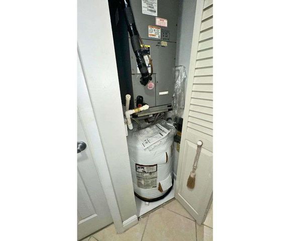 5160 Las Verdes Circle 103, Delray Beach, FL 33484