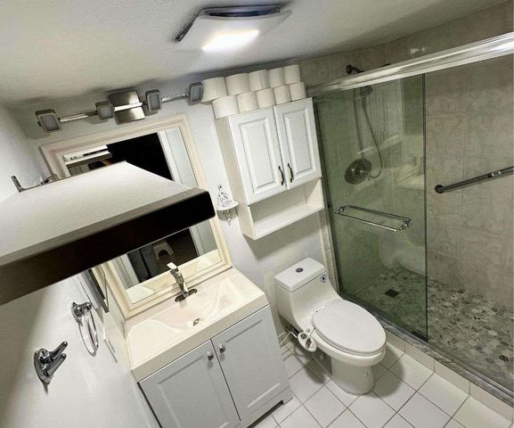 5160 Las Verdes Circle 103, Delray Beach, FL 33484