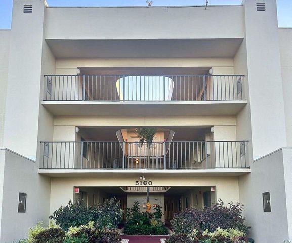 5160 Las Verdes Circle 103, Delray Beach, FL 33484