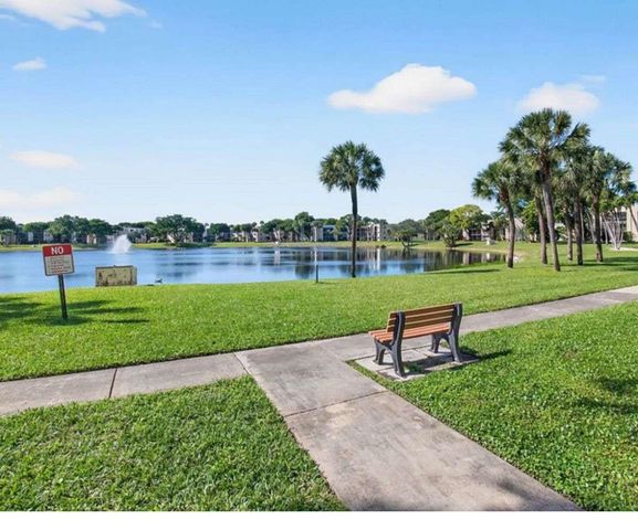 5160 Las Verdes Circle 103, Delray Beach, FL 33484