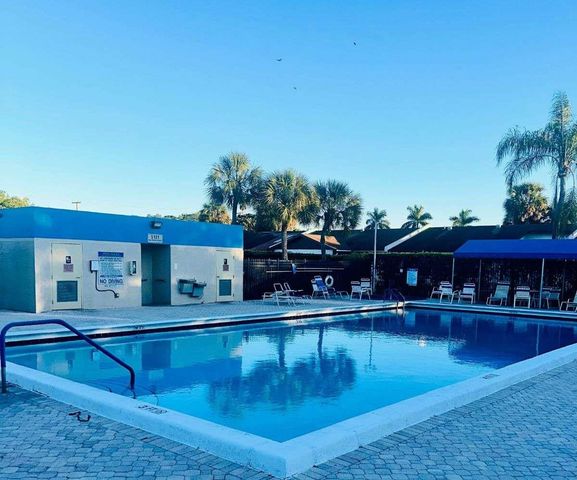 5160 Las Verdes Circle 103, Delray Beach, FL 33484