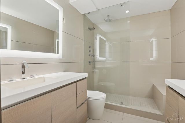 2200 Victory Parkway, Cincinnati, OH 45206