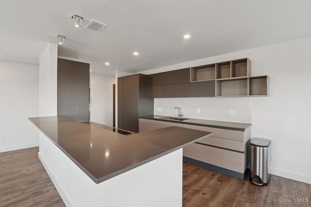 2200 Victory Parkway, Cincinnati, OH 45206