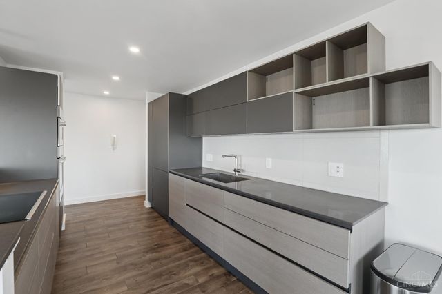 2200 Victory Parkway, Cincinnati, OH 45206