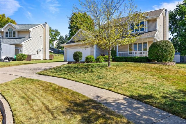 1841 NW 89th Court, Clive, IA 50325