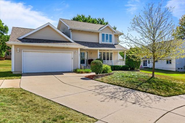 1841 NW 89th Court, Clive, IA 50325