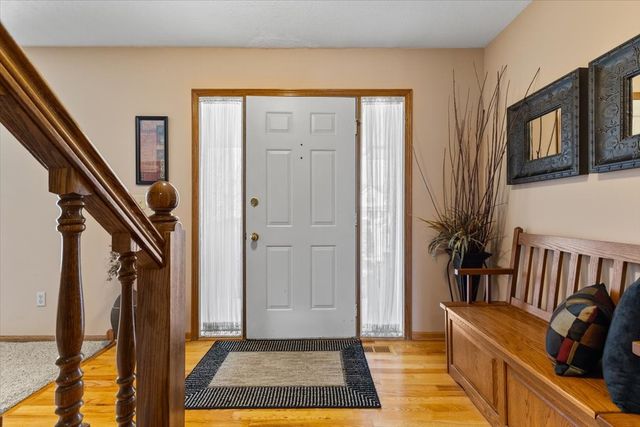 1841 NW 89th Court, Clive, IA 50325