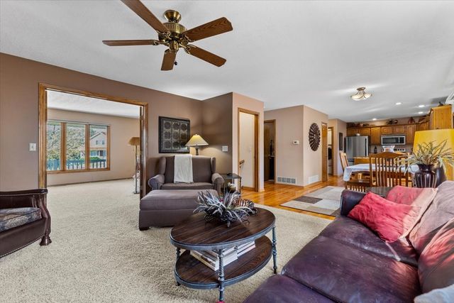 1841 NW 89th Court, Clive, IA 50325