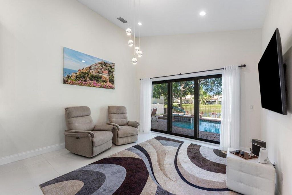 Image 20 of property listing at 23419 Mirabella Circle S, Boca Raton, FL 33433