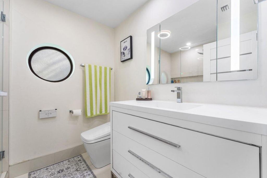 Image 25 of property listing at 23419 Mirabella Circle S, Boca Raton, FL 33433