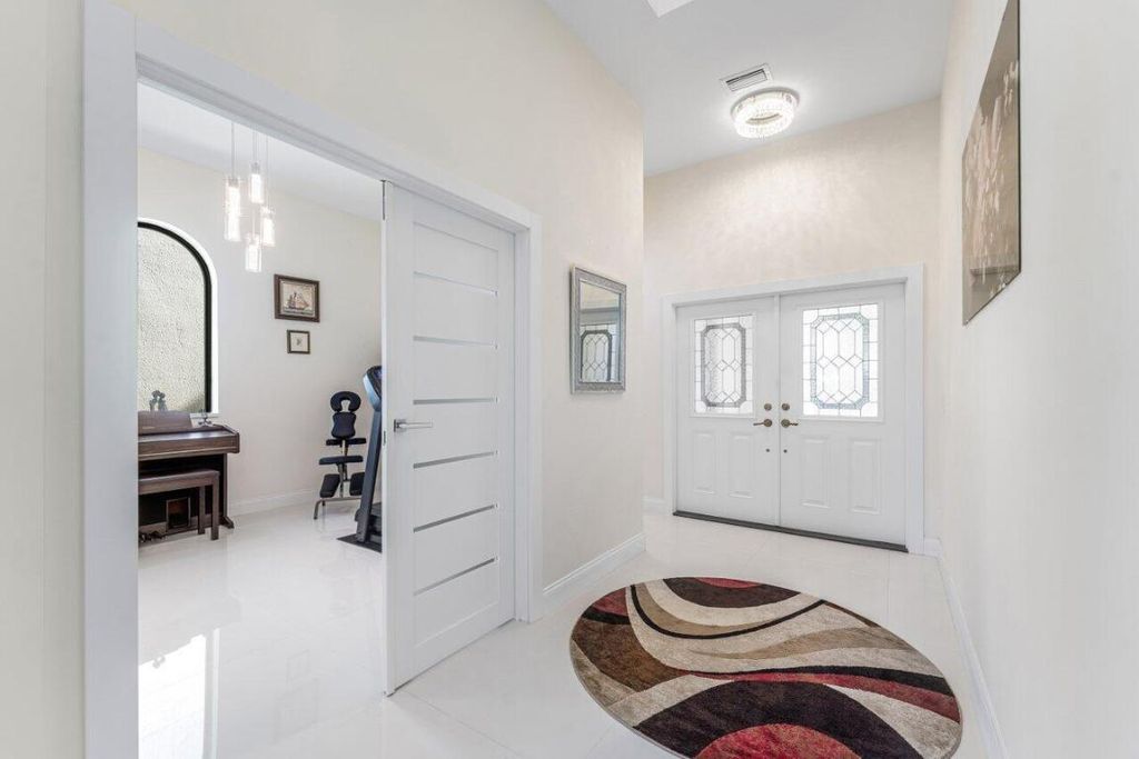 Image 3 of property listing at 23419 Mirabella Circle S, Boca Raton, FL 33433