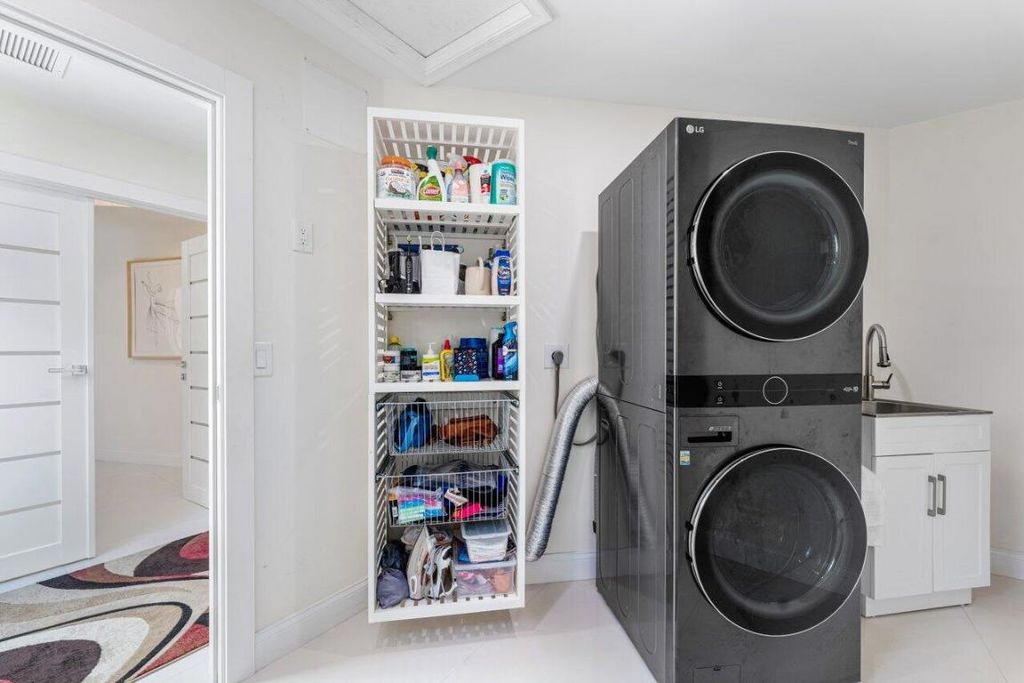 Image 36 of property listing at 23419 Mirabella Circle S, Boca Raton, FL 33433