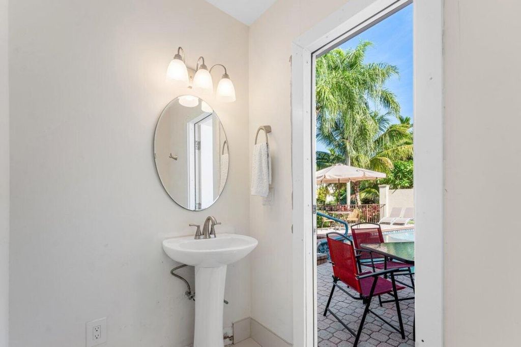 Image 40 of property listing at 23419 Mirabella Circle S, Boca Raton, FL 33433