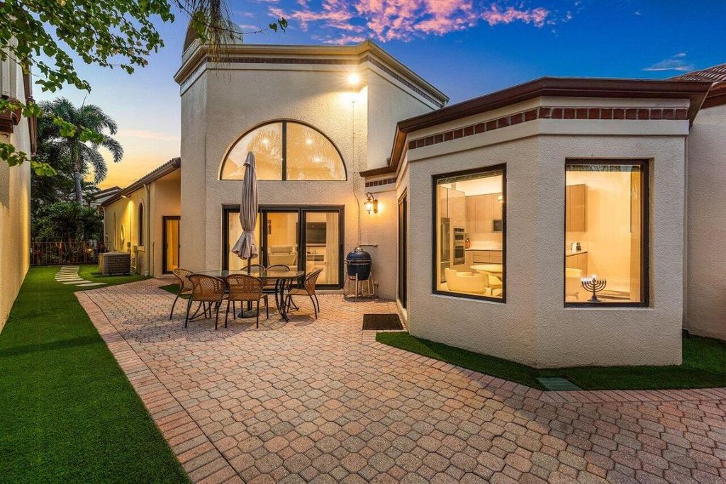 Image 49 of property listing at 23419 Mirabella Circle S, Boca Raton, FL 33433