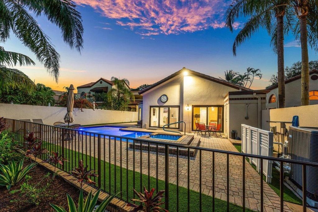 Image 56 of property listing at 23419 Mirabella Circle S, Boca Raton, FL 33433